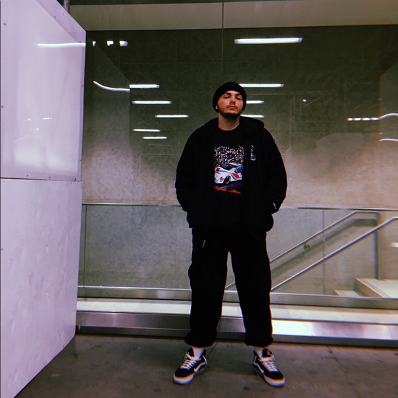 Meet your Posher, Alden - Picture 1 of 1